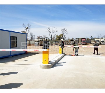 「車牌自動識別系統」的作用是如何體現的？